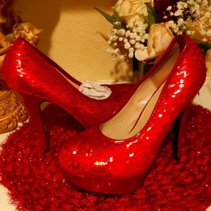 Bling bling Red heels size 7.5